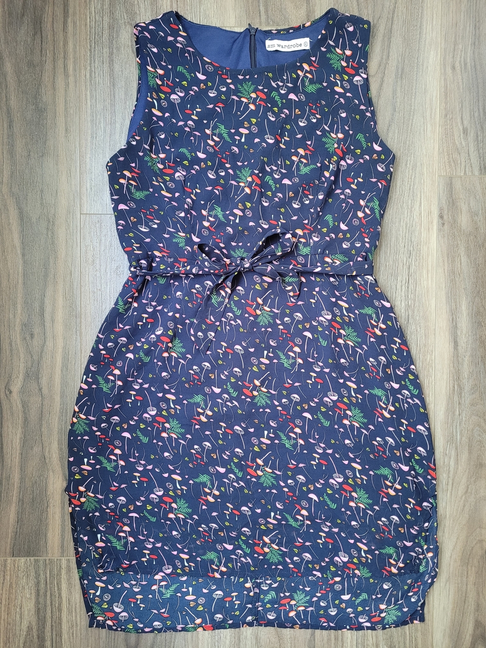 Whimsical Mushroom Print Women XL Tie-Waist Sleeveless Dress